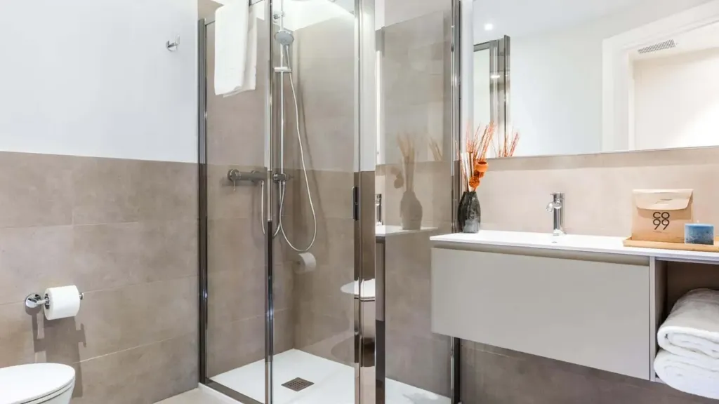 Studio Apartment with Balcony in Milan
