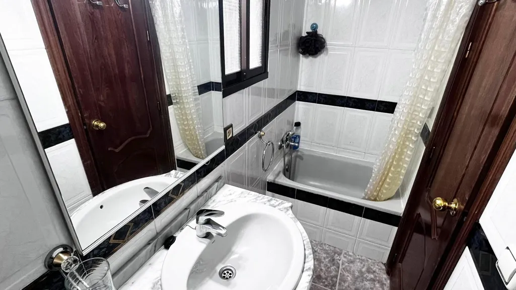 Salles de bain - 2-Bedroom Apartment with Air Conditioning in Viñuela