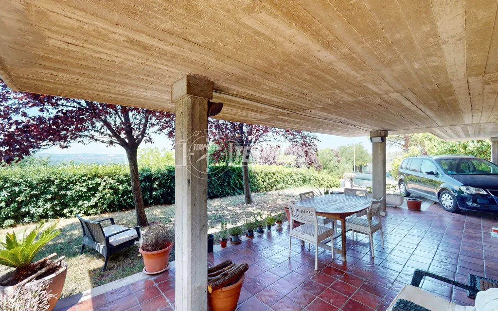 Terrasse - Elegant Villa with Two Units in Camerata Picena