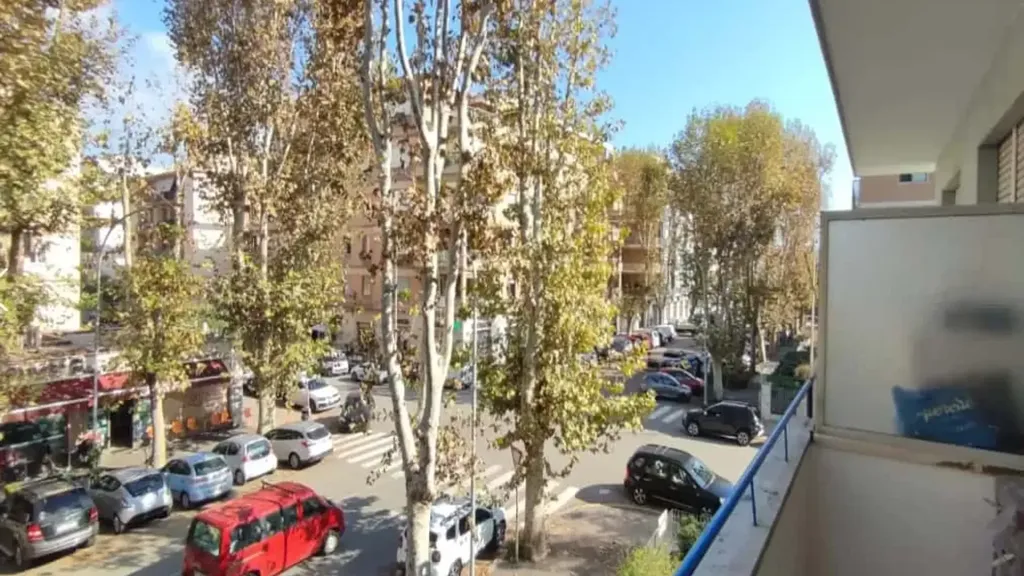 Balcon - Trilocale with Balcony in Rome