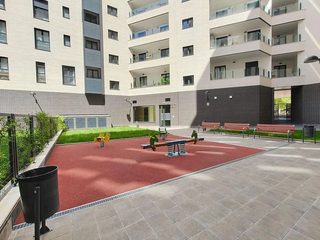 Jardin - Modern Apartment with Pool in Parquesol