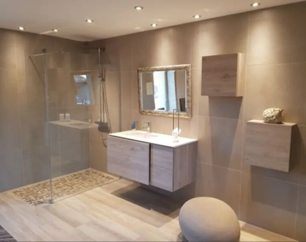 Vannitoad - 2-Bedroom Apartment with Balcony in Ermont