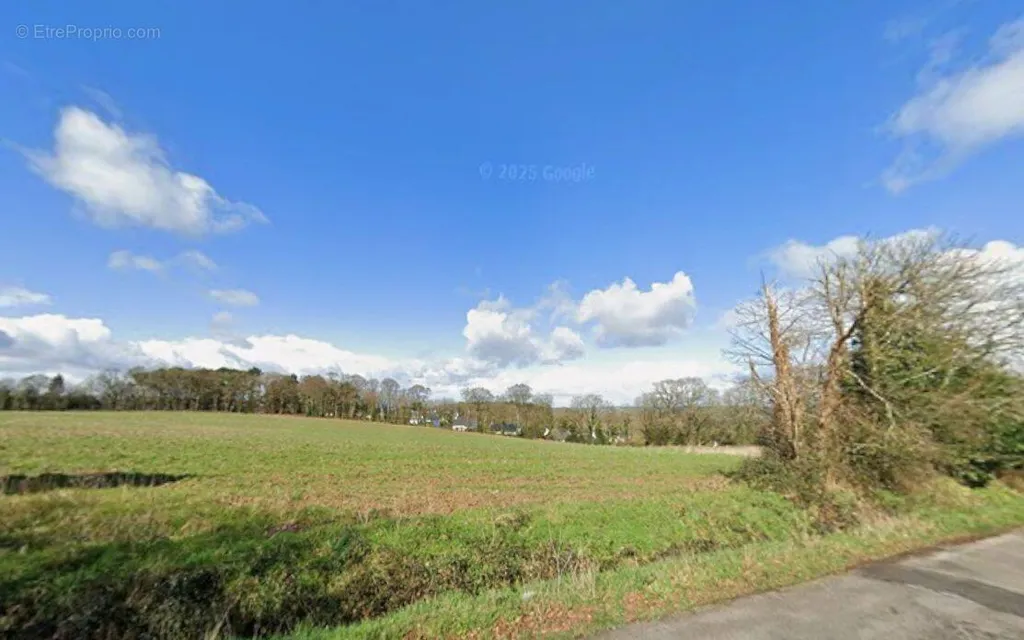 Aed - Buildable Land in Malestroit with River Access