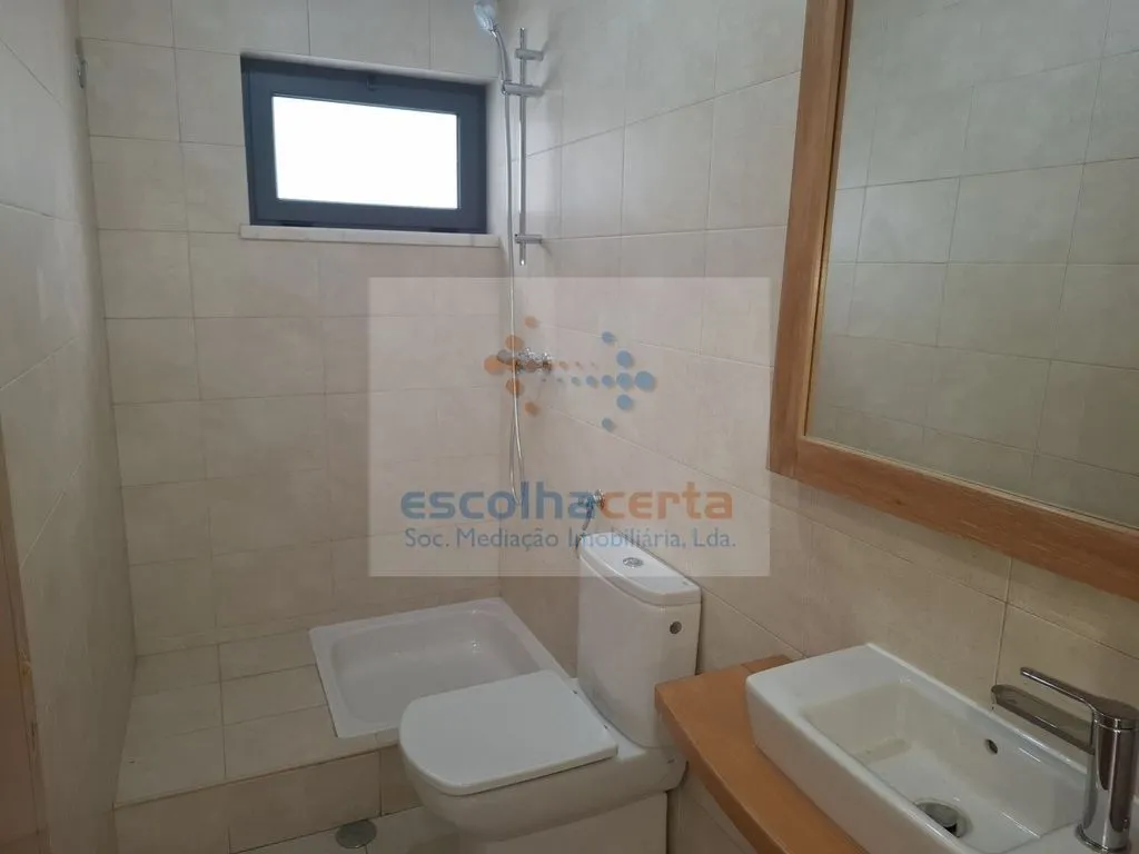 Vannitoad - Luxury House with Garden in Feijó, Almada