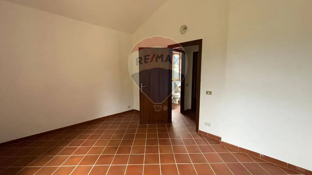 Esik - Rustic Bifamily Villa with Panoramic View in Crasciana