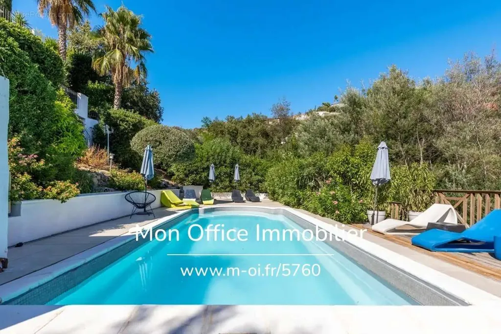 Bassein - Seaside Villa with Pool in Agay