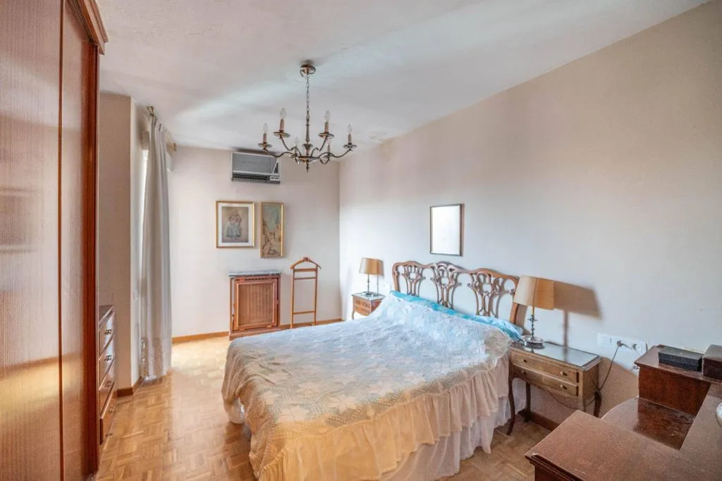 Magamistoad - Luxury Flat with Balcony in Gran Capitán, Granada