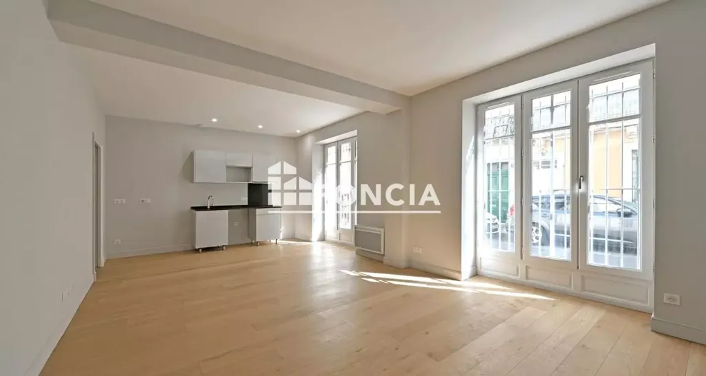 Séjour - Appartement avec Cour Privée en Centre-Ville de Montpellier