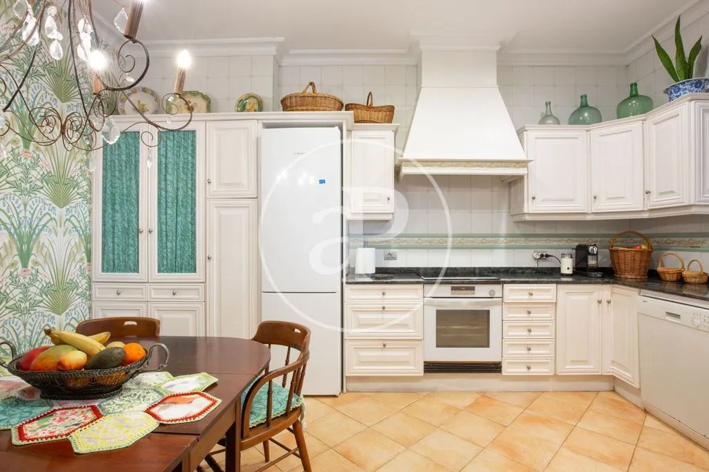 Cuisine - Luxury Villa with Seafront Views in Burriana