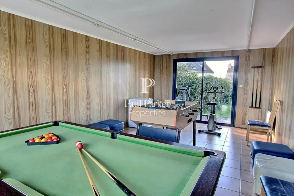 Pièces - Villa avec Piscine Intérieure à Moëlan-sur-Mer