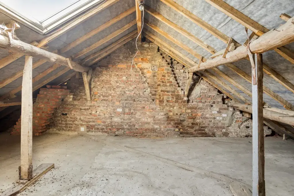 Stanze - Renovatable House with Expansive View in Glabbeek
