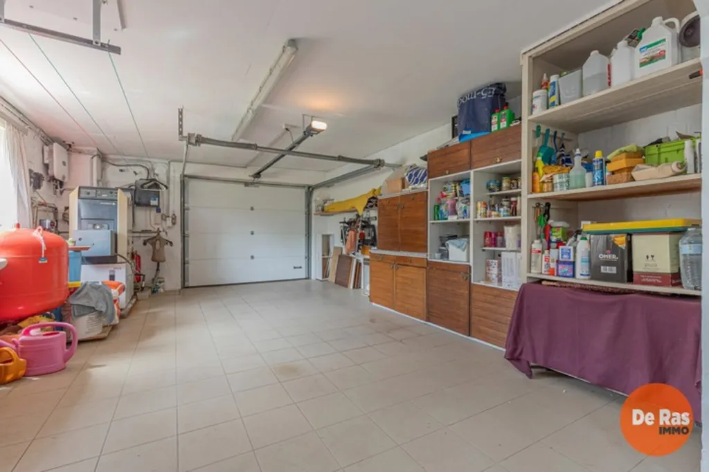 Garaaž - Open Plan House with Garden in Aaigem