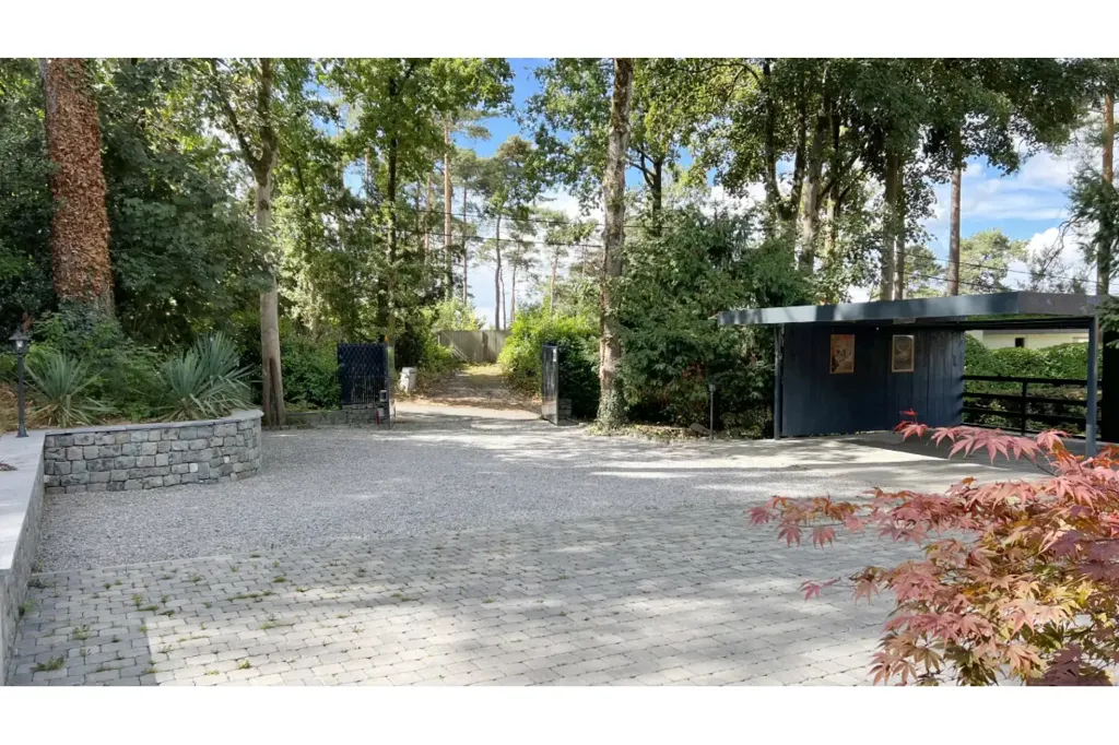Extérieur - Villa 4 façades avec piscine à Bierges