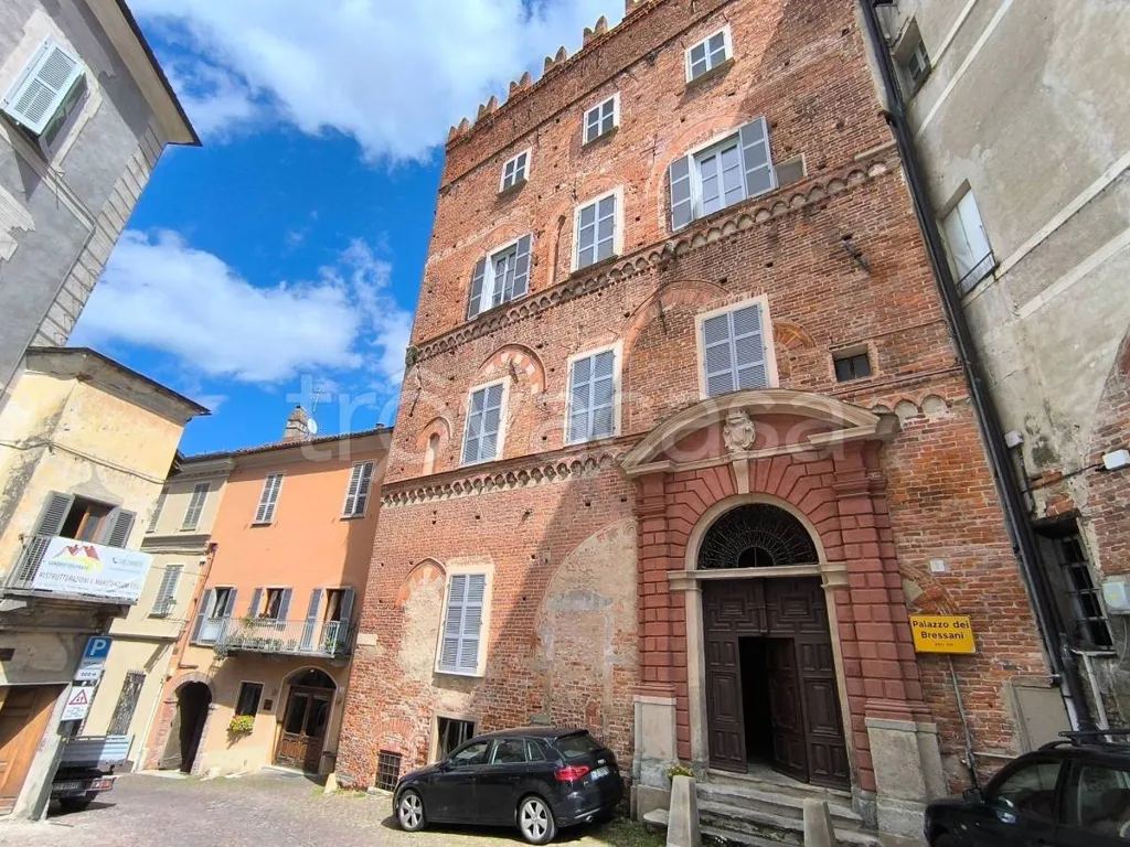Extérieur - Historic Apartment with Piazza View in Mondovì