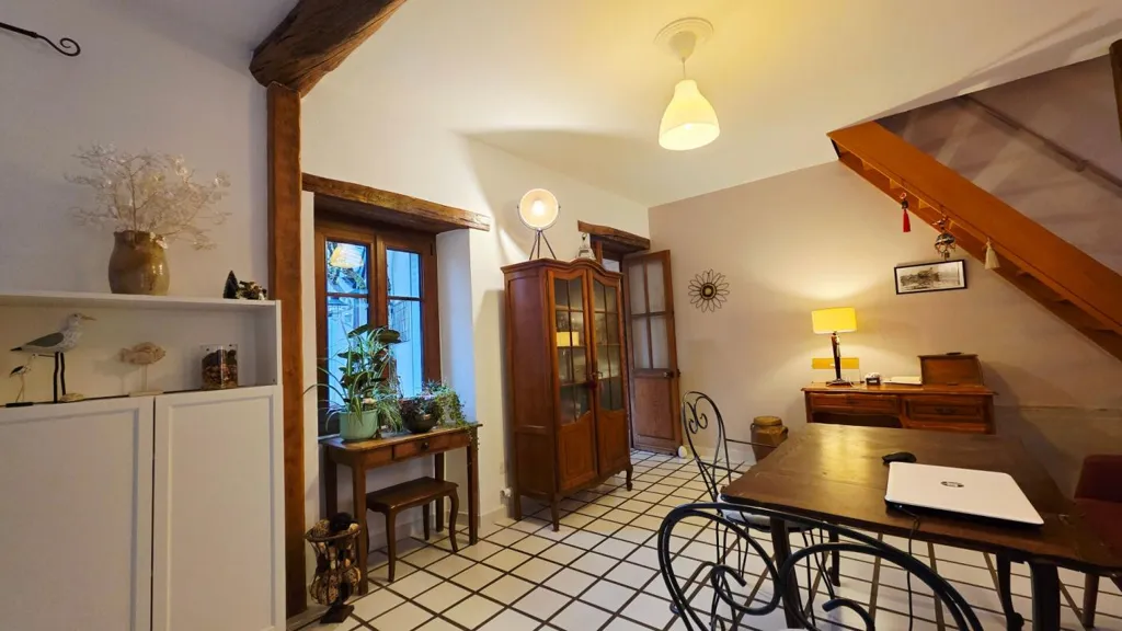 Salle à manger - Maison de Ville avec Jardin et Garage près du Centre de Bourges