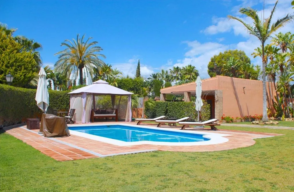 Piscine - Andalusian Villa with Pool in Estepona