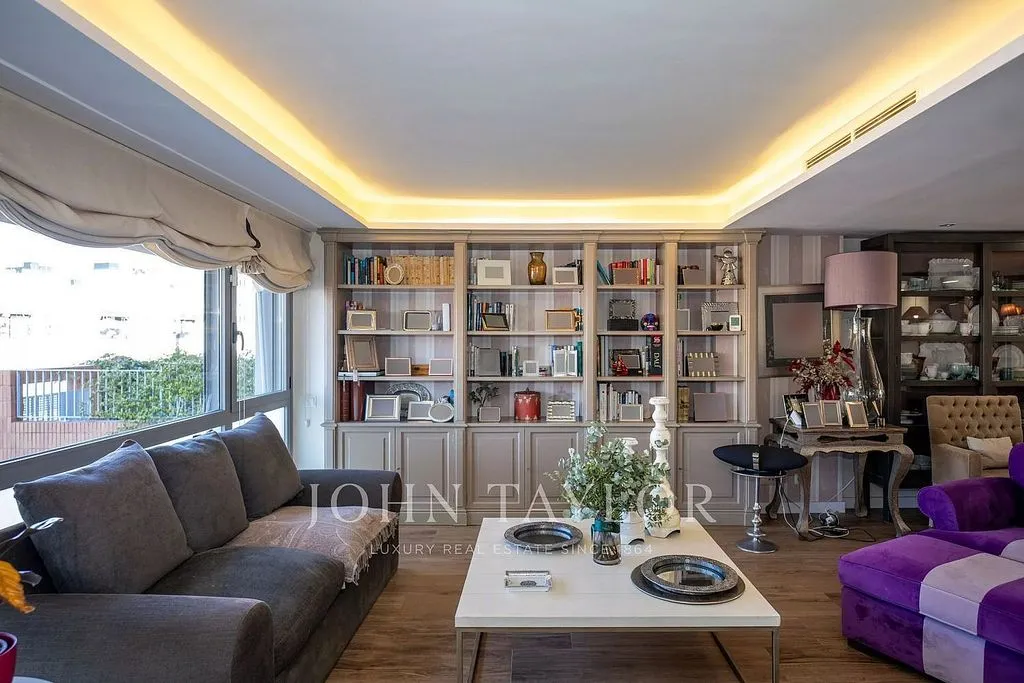 Elutuba - Luxury House with Private Garden in Boadilla del Monte