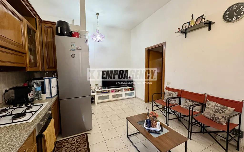 Elutuba - Ground Floor Flat with Double Aspect in Pieve Emanuele Centre