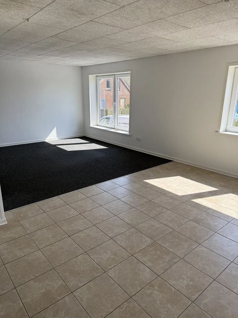 Pièces - Renovated House with Balcony in Shareable Area