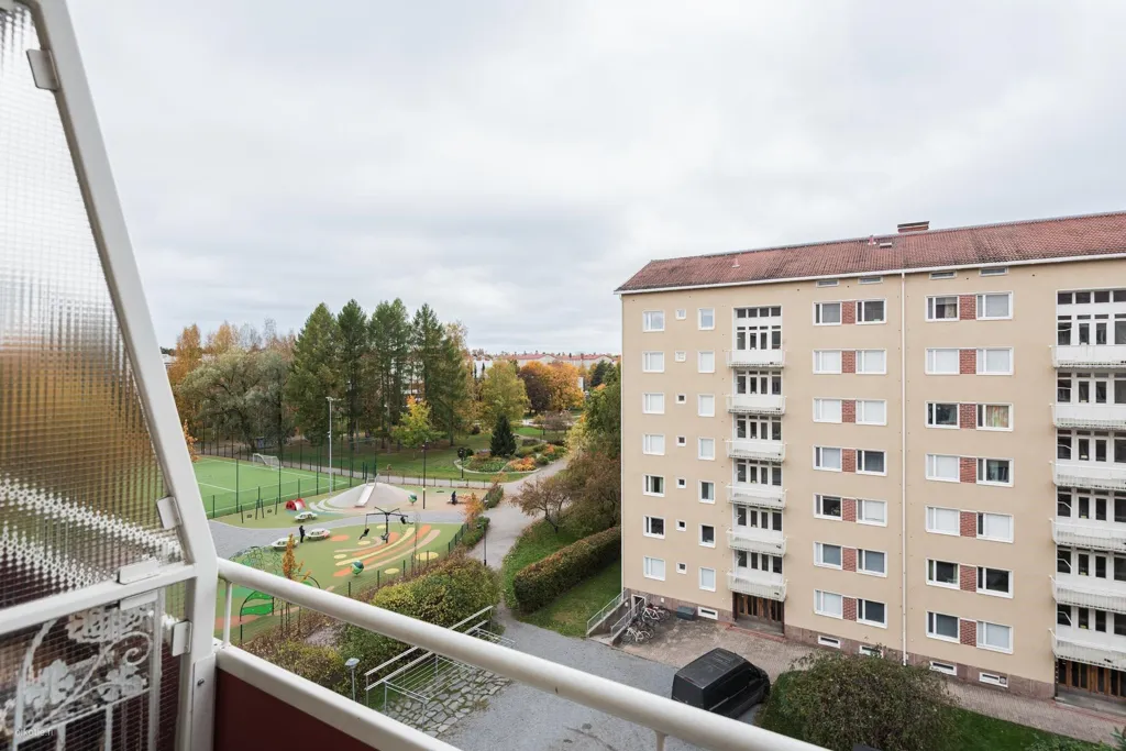 Rõdu - Sixth-Floor Flat with Balcony in Kaleva