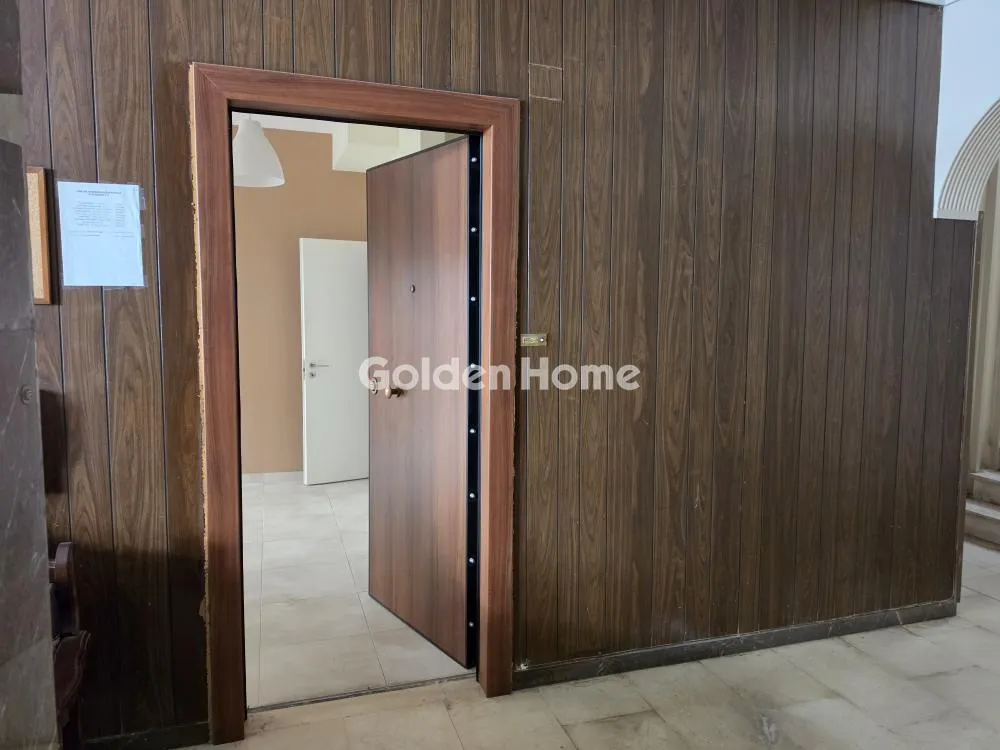 Esik - Modern Flat with Balcony in Panepistimioypoli