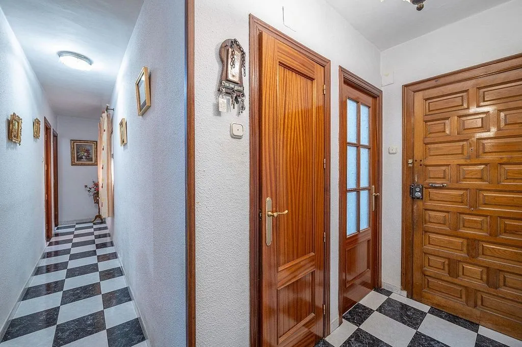 Hallway - Apartment with Terrace in Zaidín District
