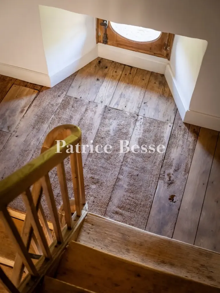 Pièces - Manoir du 17e s. avec Dépendances en Corrèze