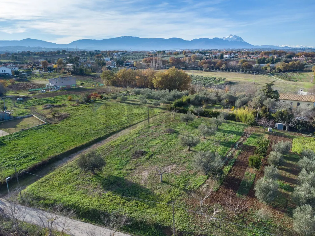 Vue aérienne - Buildable Land with Strategic Access in Cepagatti