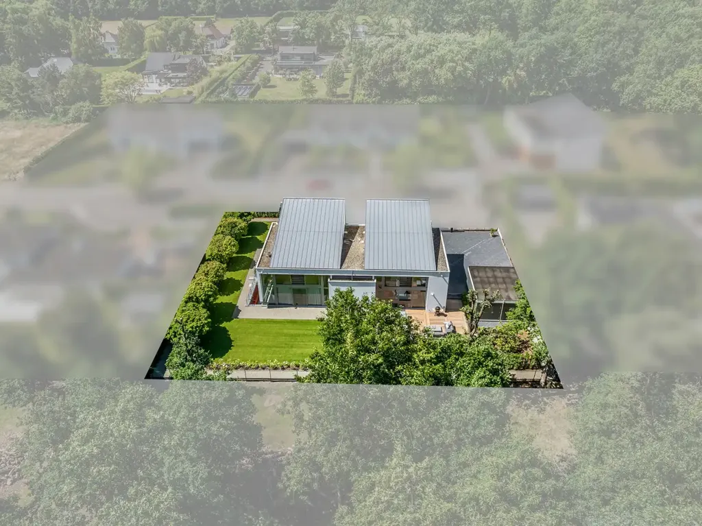 Vue aérienne - Villa Luxueuse avec Piscine Intérieure à Lanaken