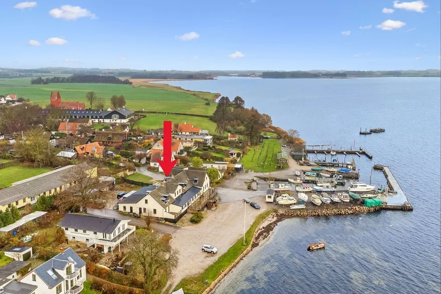 Vue aérienne - Established Inn with Sea View in Gershøj