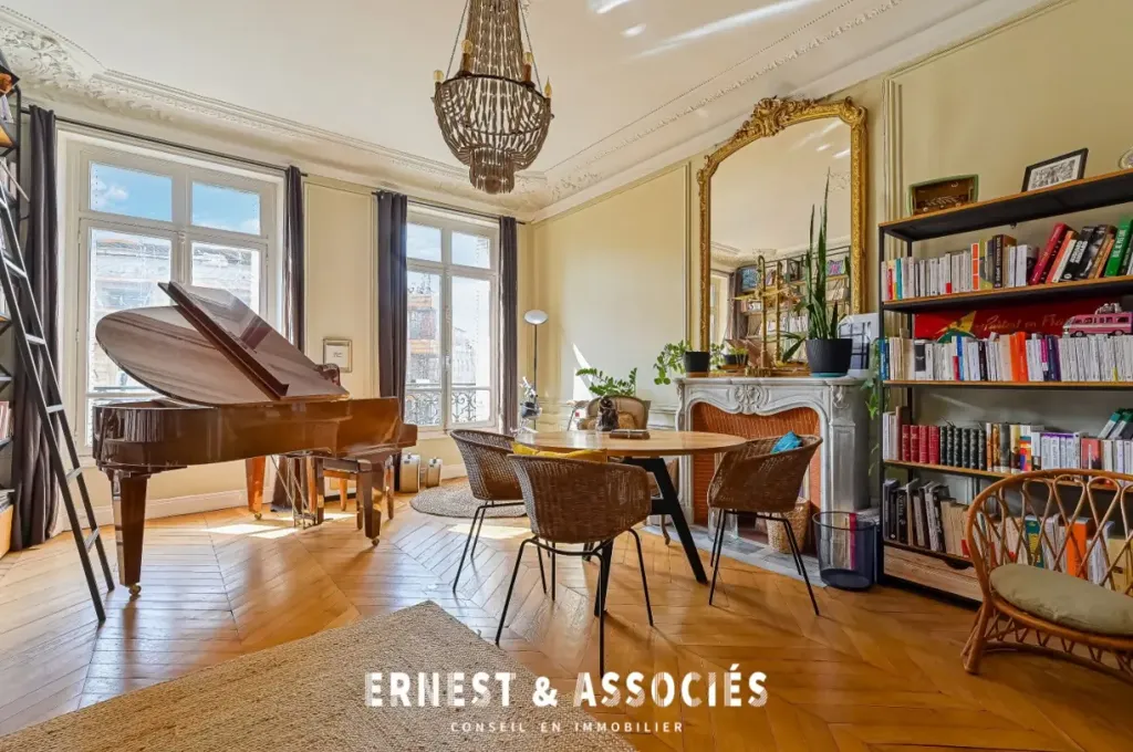 5-toaline korter asukohas Paris 10ème