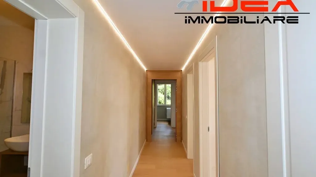 Entrée - Fully Rented Apartment with Ascender in Modena