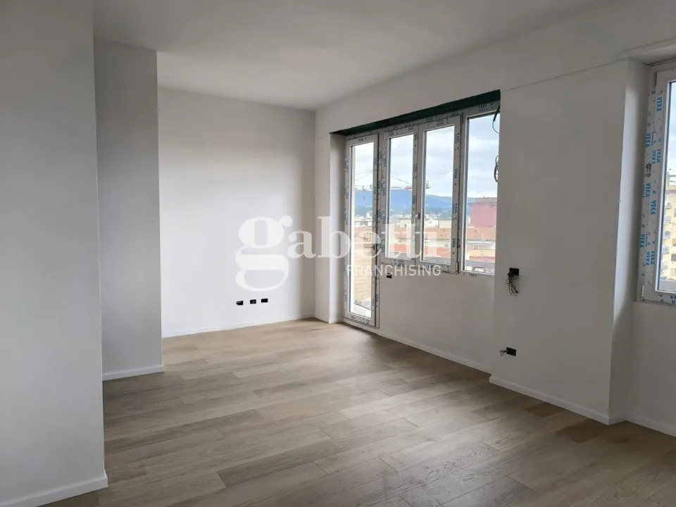 Toad - Fully Rented Trilocale with Balcony in Florence