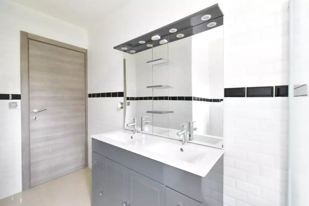Vannitoad - Property with Garden and Balcony in Central Location