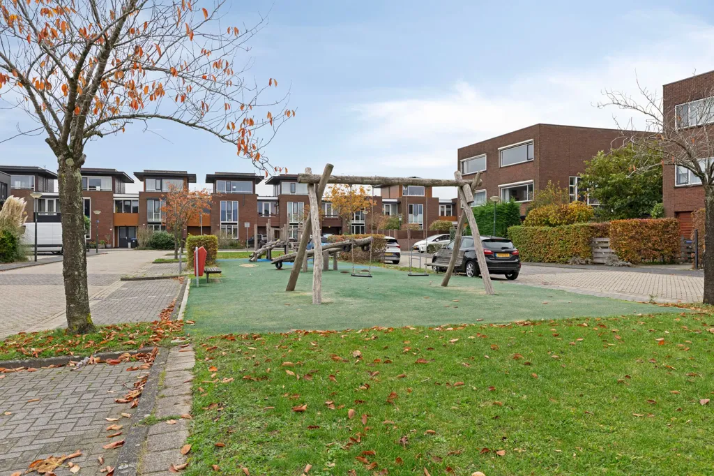 Jardin - Semi-Detached Villa with Waterfront View in Zaandam