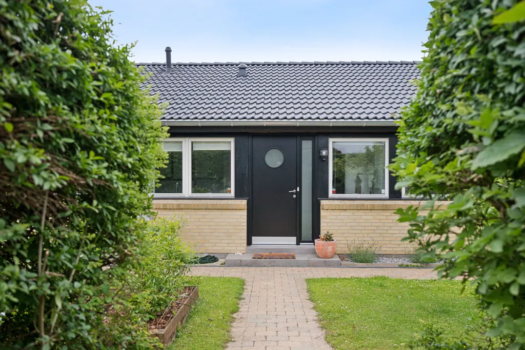 Välivaade - Villa with Garden in Ålsgårde