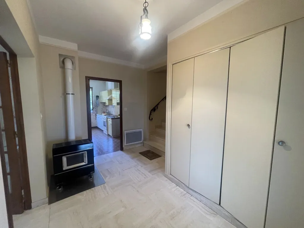 Entrée - Maison avec terrasse et dépendances à Salindres