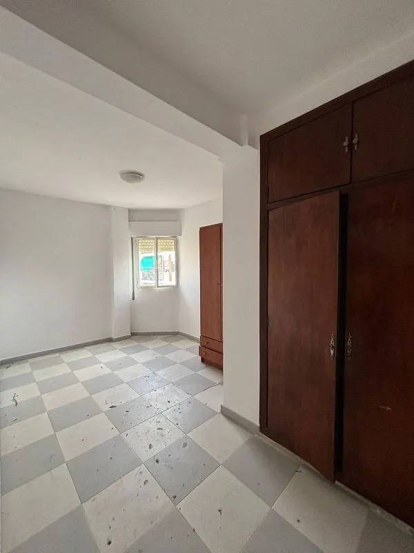 Pièces - Apartment with Balcony in Écija