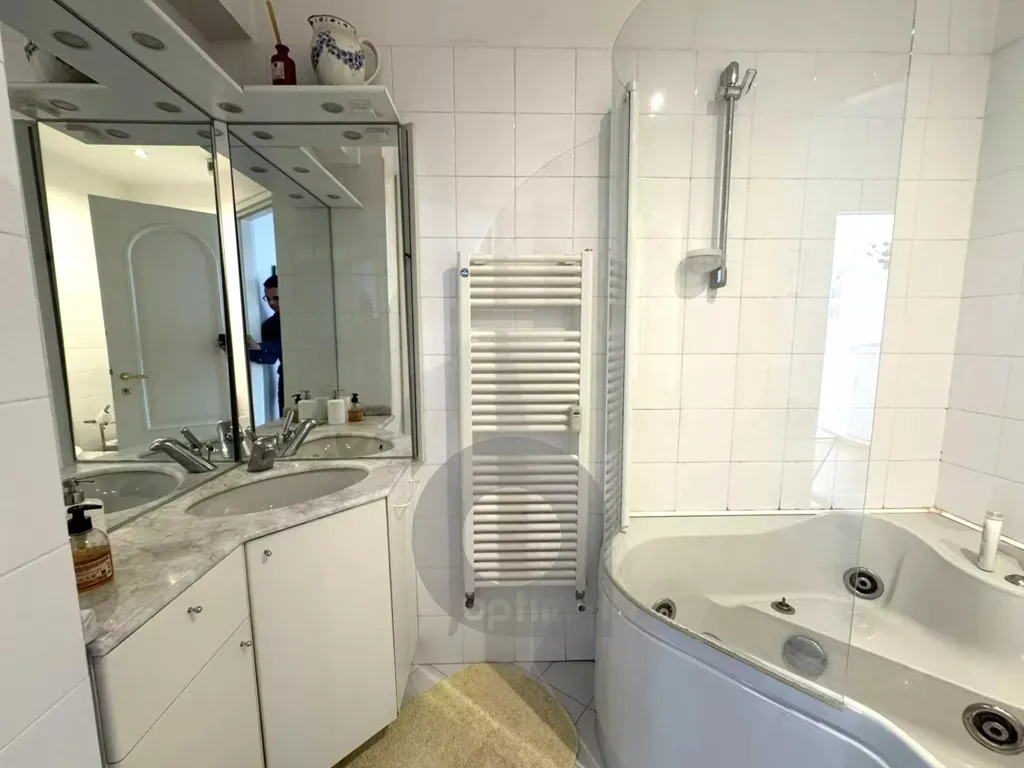 Salles de bain - Appartement en Bord de Mer avec Balcon à Menton