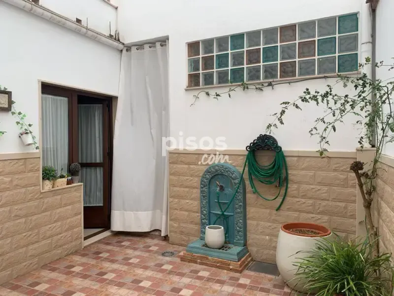 Aed - 3 magamistoaga maja asukohas ES