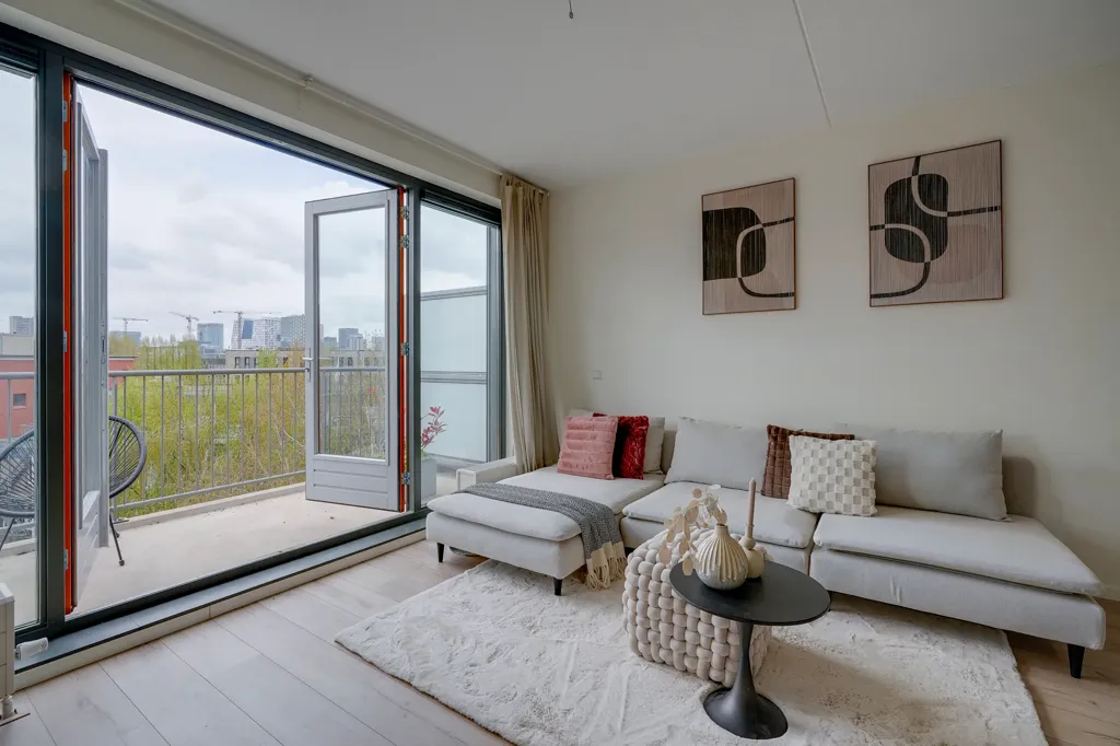 Elutuba - 3-Bedroom Apartment with Balcony in Utrecht
