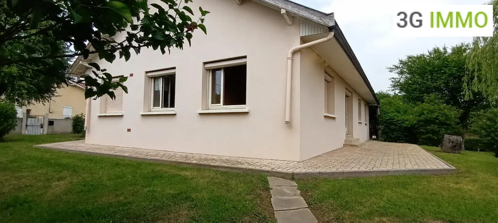 Exterior - 1970s House with Garage near Lyon