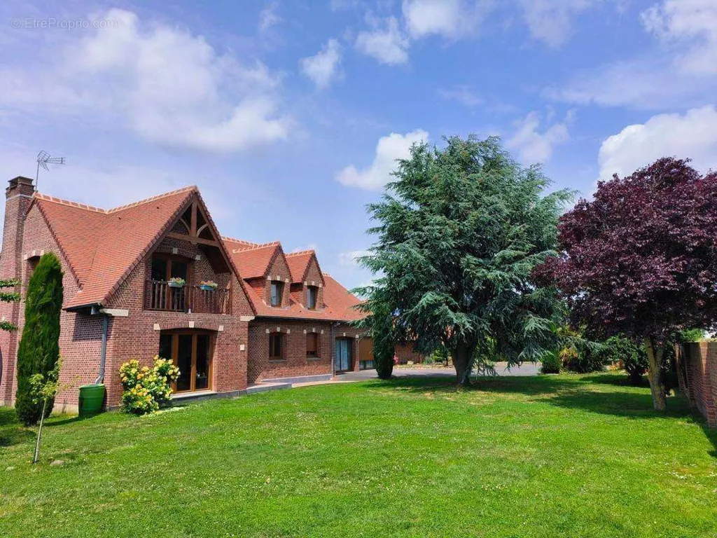 Extérieur - Maison avec Piscine Chauffée à Oisy