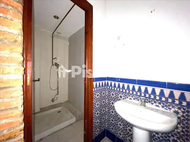 Salles de bain - Rustic Finca with Potential in Carretera Picena