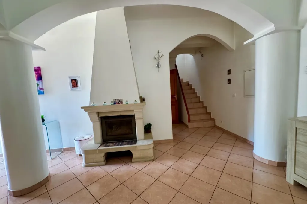 Elutuba - Villa with Garden in Le Cannet