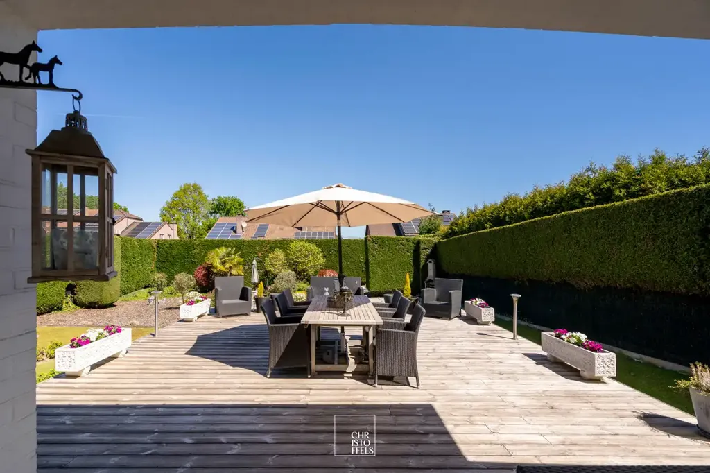 Terrasse - Villa Charmante avec Jardin Sécurisé dans un Cadre Boisé