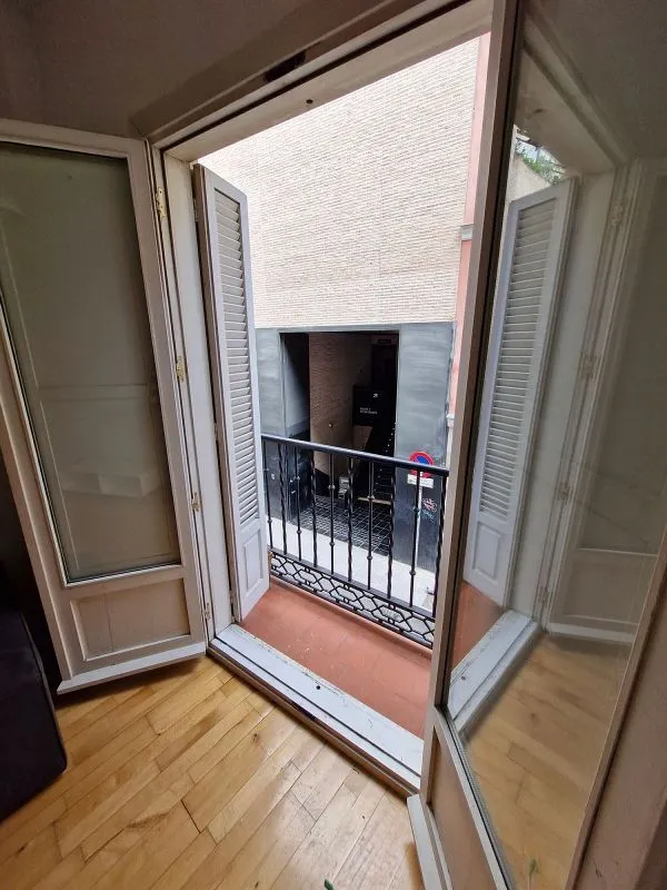 Balcon - 1-Bedroom Flat with Balcony in Chueca