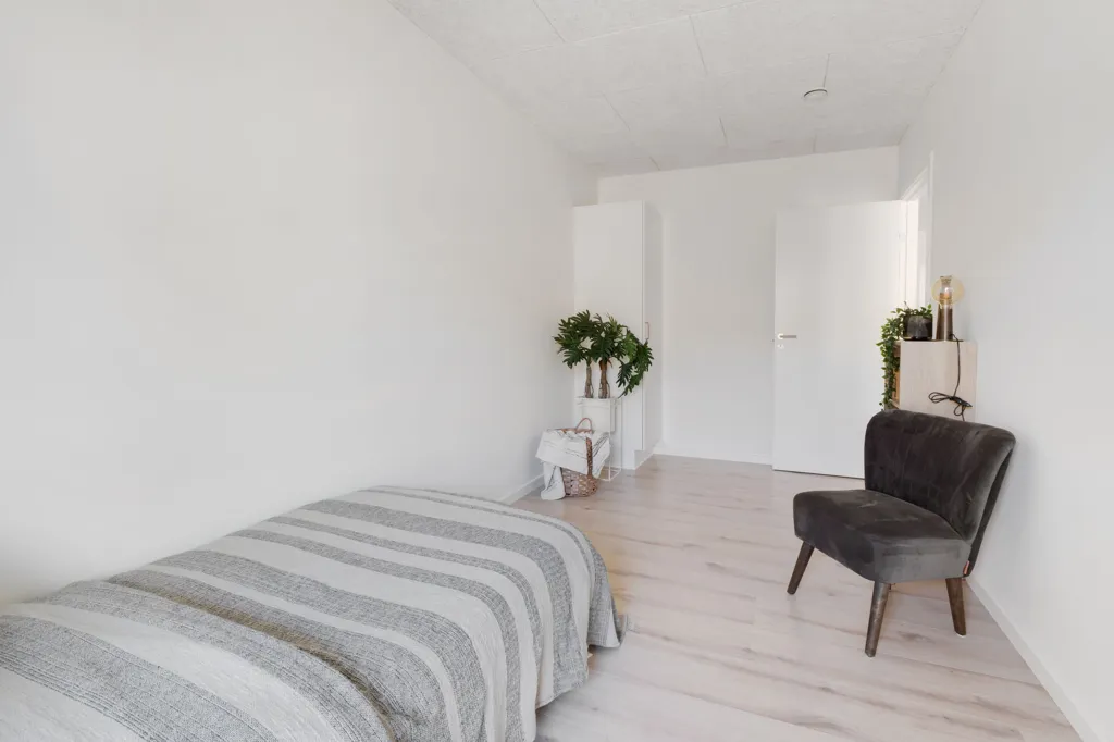 Magamistoad - Modern Bungalow with Balcony in Slangerup