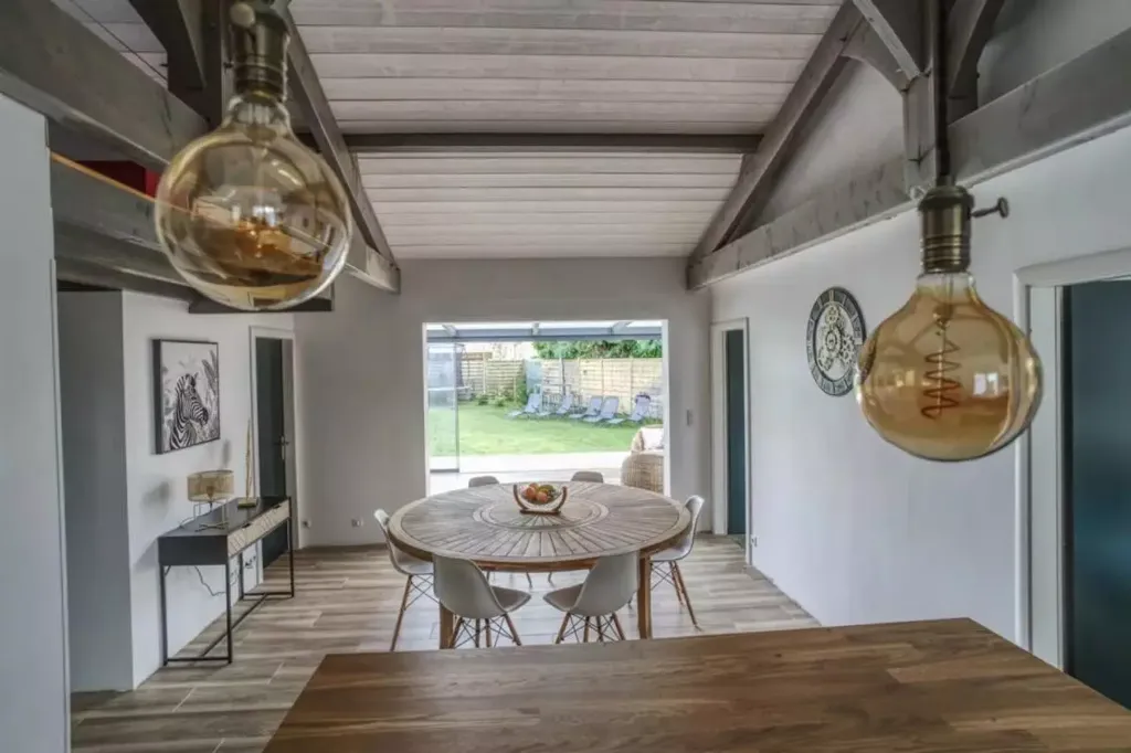 Salle à manger - Maison Bois au Calme avec Piscine et Jacuzzi