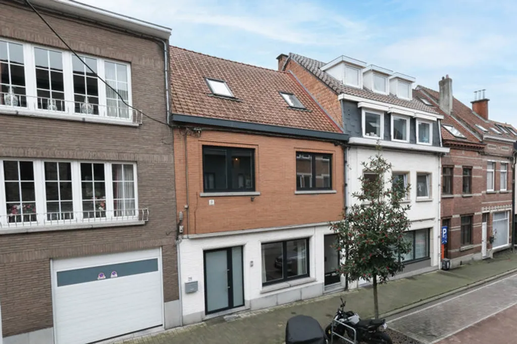 Extérieur - Maison Rénovée à Deux Niveaux au Centre de Tervuren